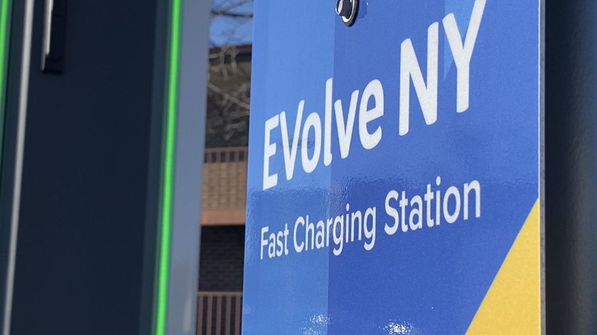 N.Y. touts fastcharging electric vehicle station